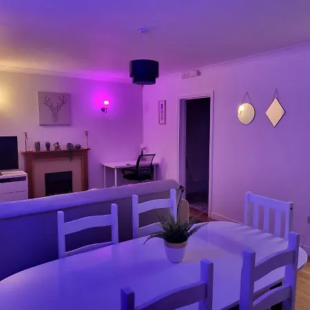 2bed Bungalow House, Speedwell, Bristol, Uk, Sleeps Up To 6 Guests Bristol